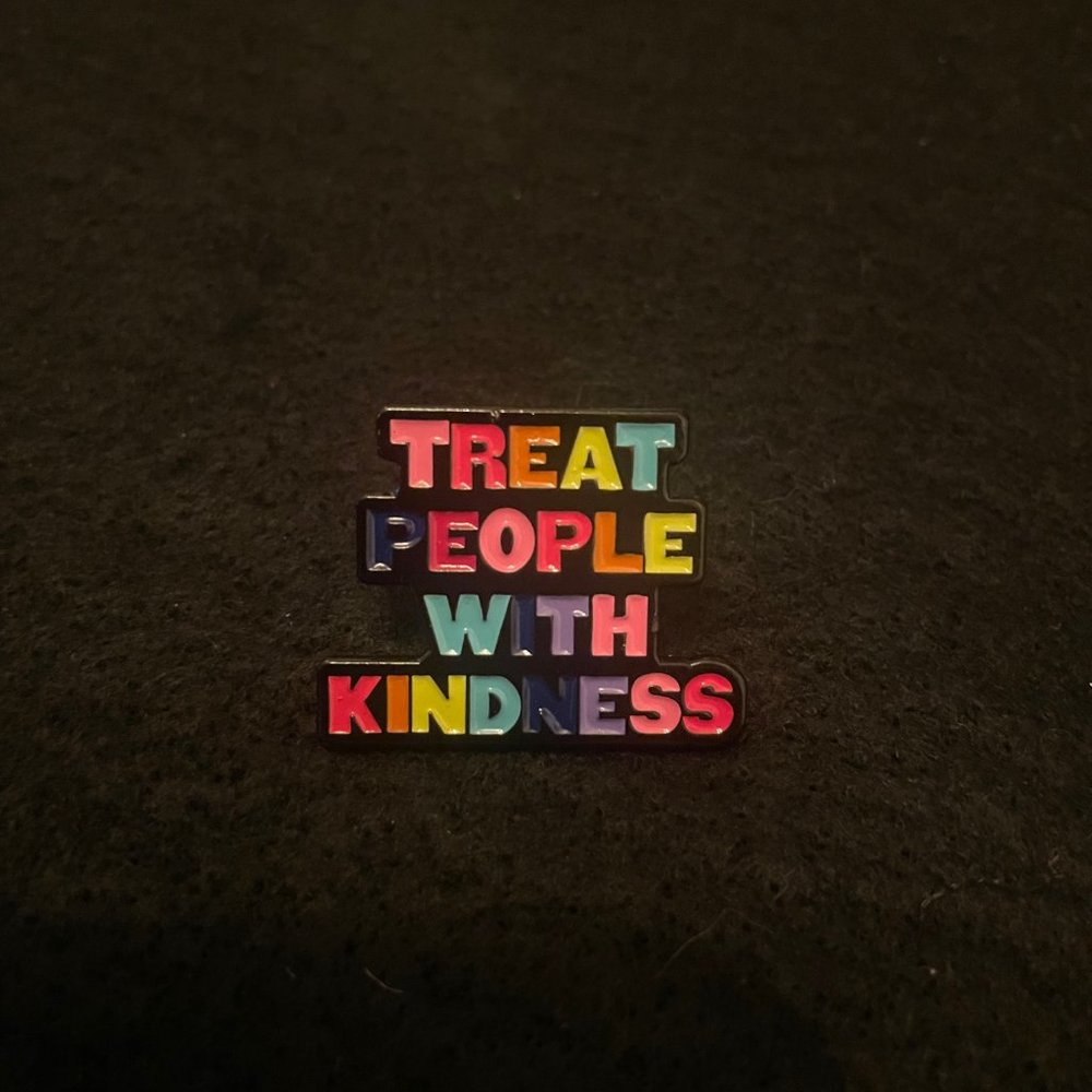 Harry Styles Treat People With Kindness Pin - Picture 1 of 3